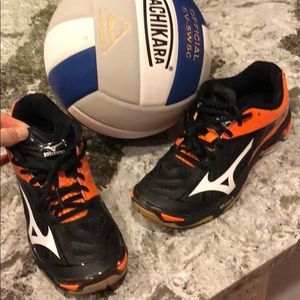 Mizuno wave lightning volleyball shoes 7.5